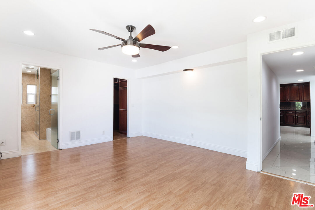 225 S Tower Dr Unit: 301