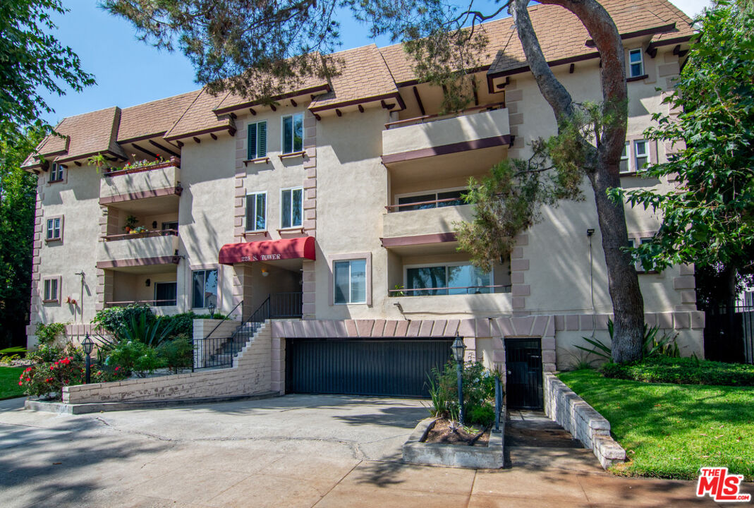 225 S Tower Dr Unit: 301