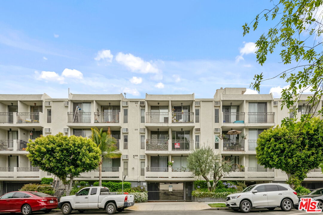 6151 Orange St Unit: 214