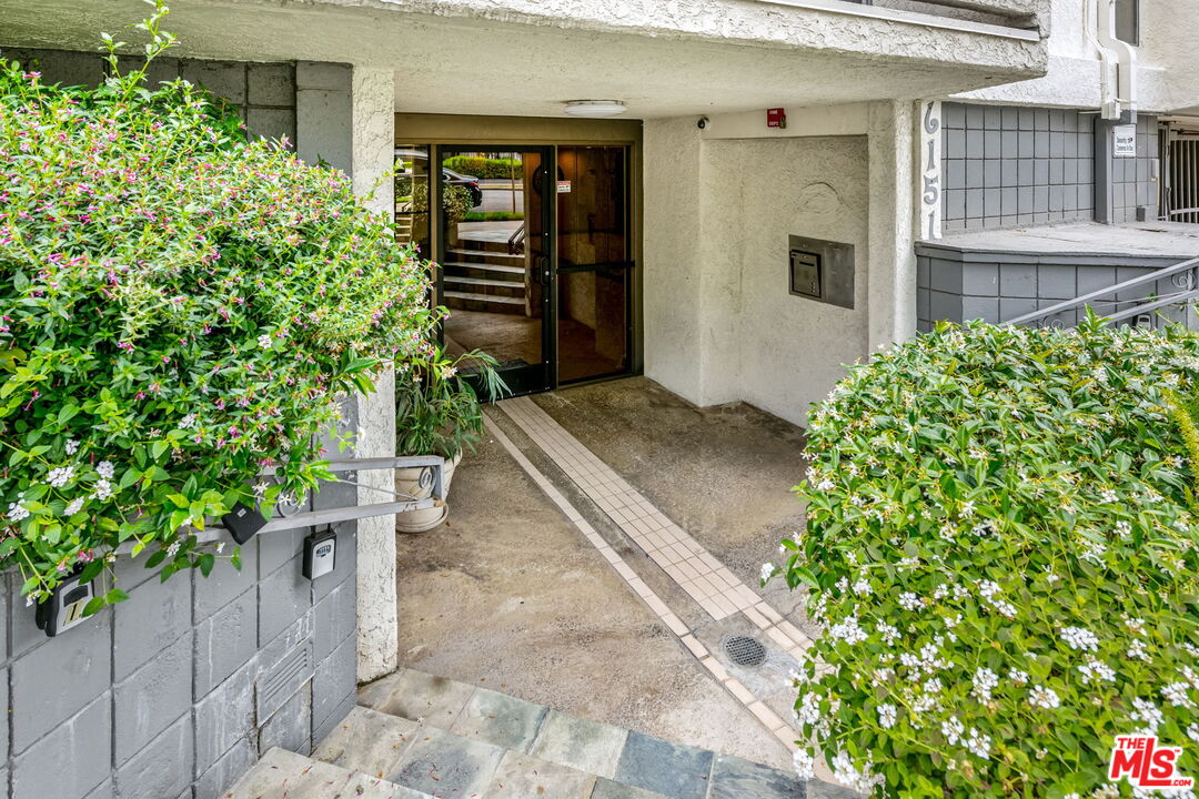 6151 Orange St Unit: 214