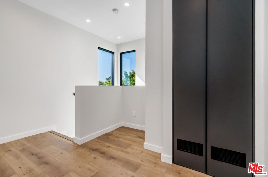 530 N Hayworth Ave Unit: 1/2