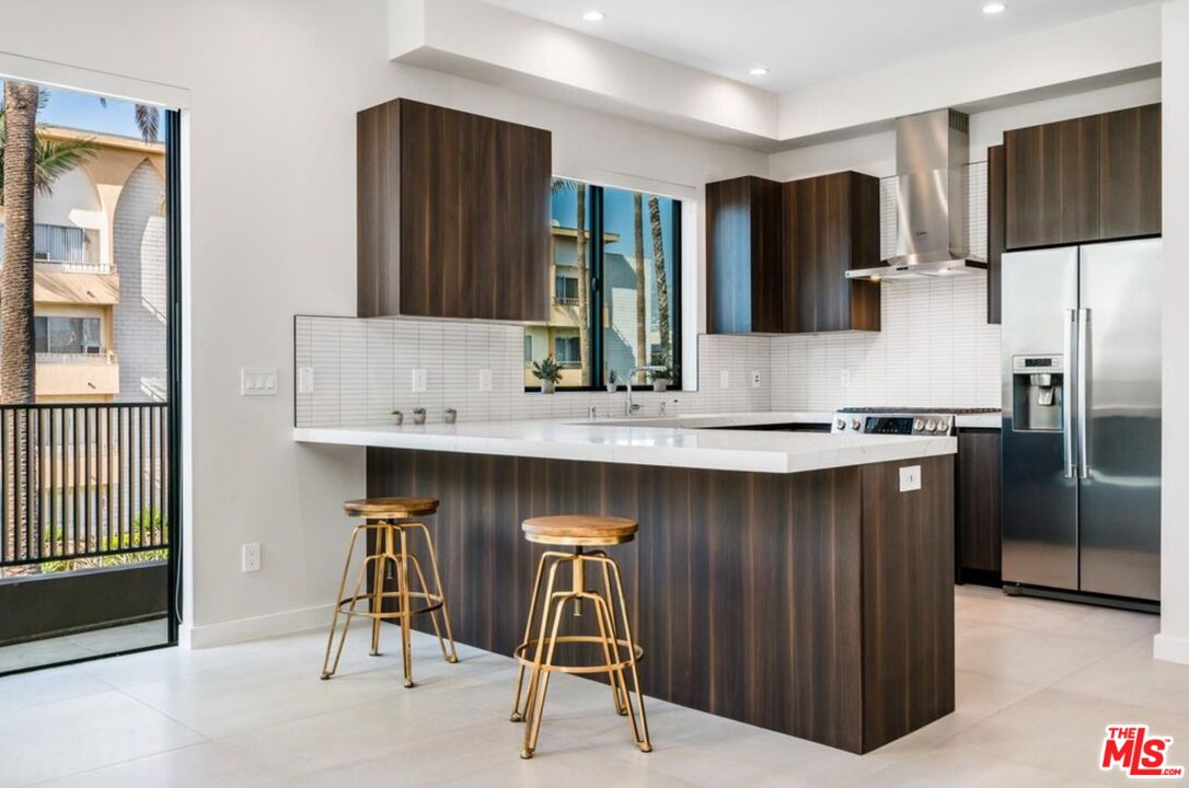 530 N Hayworth Ave Unit: 1/2