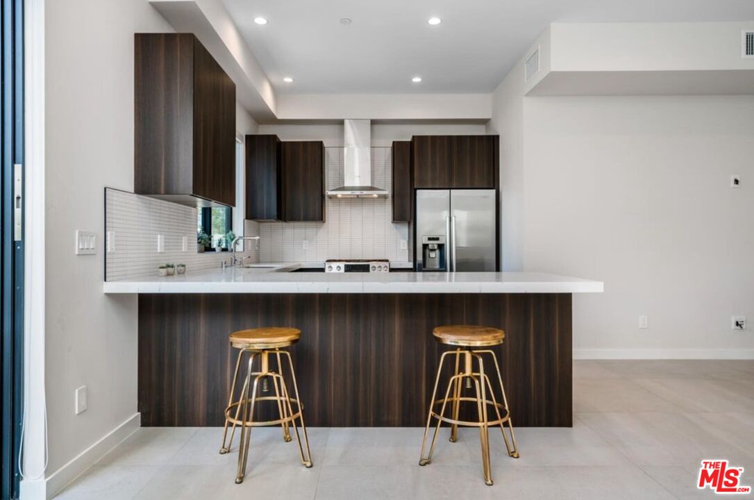 530 N Hayworth Ave Unit: 1/2