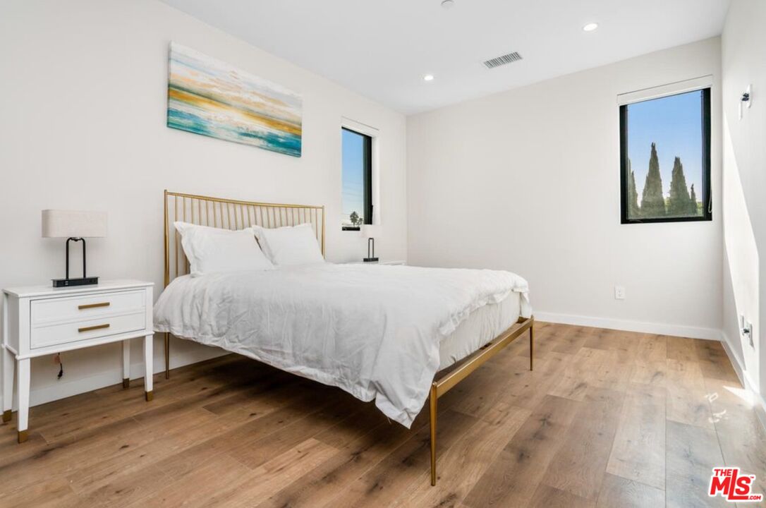 530 N Hayworth Ave Unit: 1/2