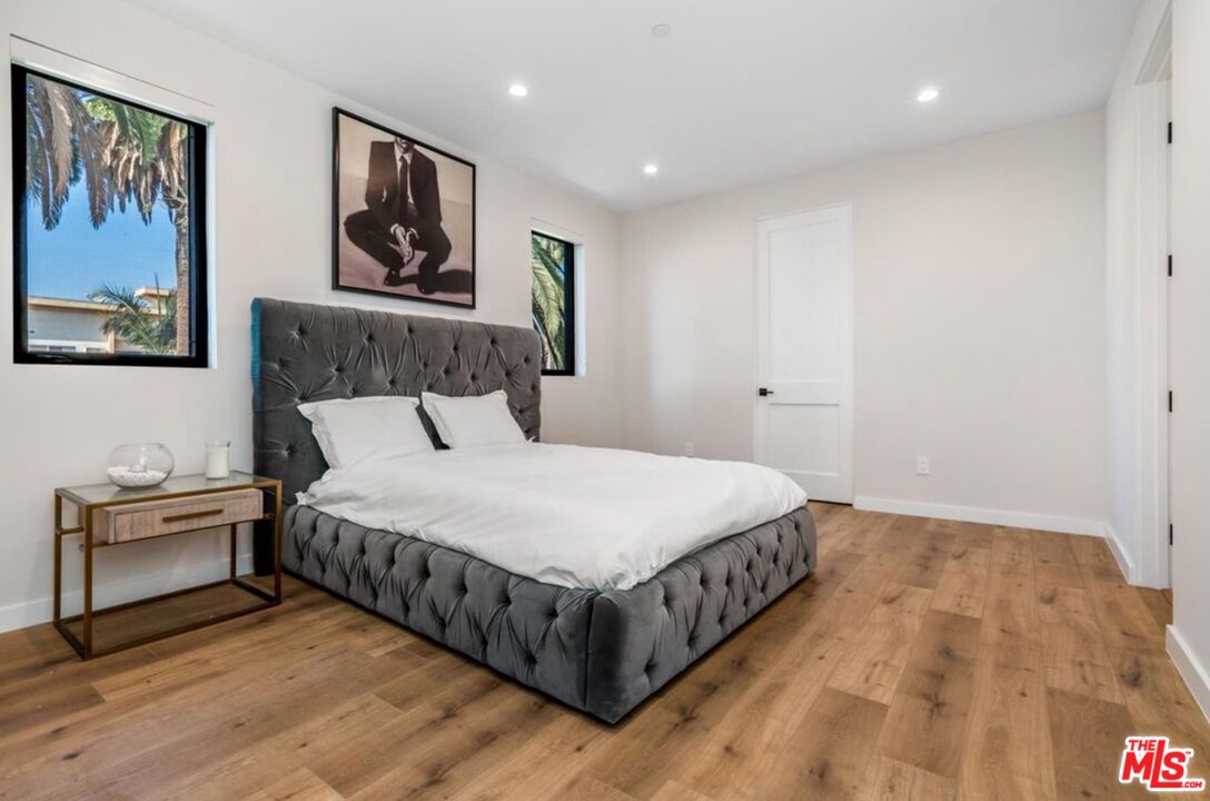 530 N Hayworth Ave Unit: 1/2