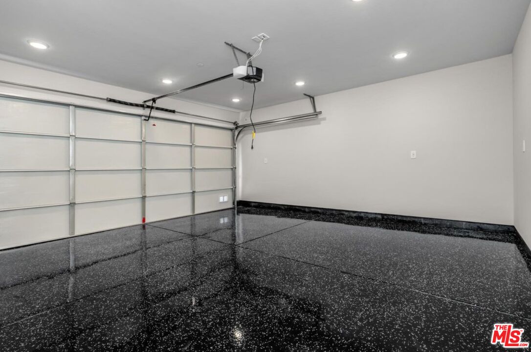 530 N Hayworth Ave Unit: 1/2