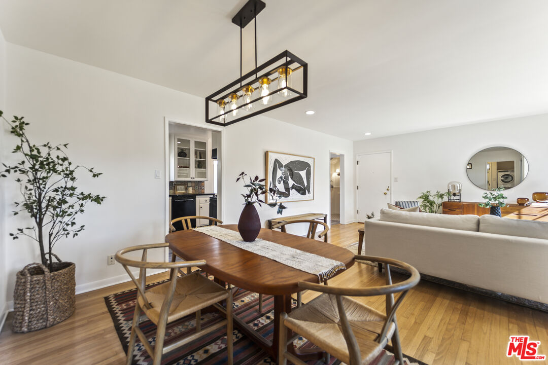 939 N Glendale Ave Unit: 3