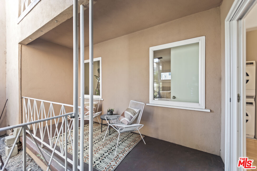 939 N Glendale Ave Unit: 3