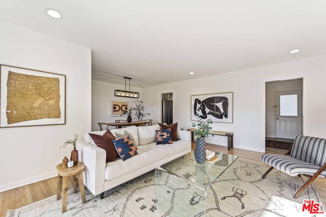 939 N Glendale Ave Unit: 3