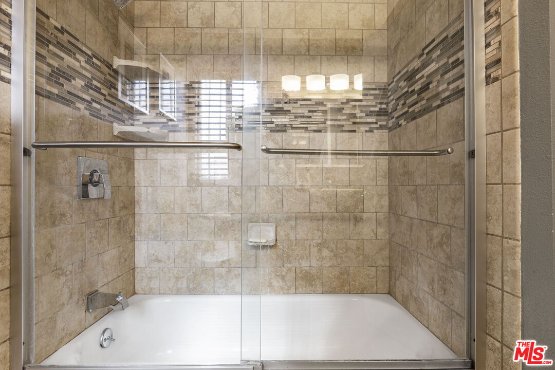 5036 E Echo St Unit: 1