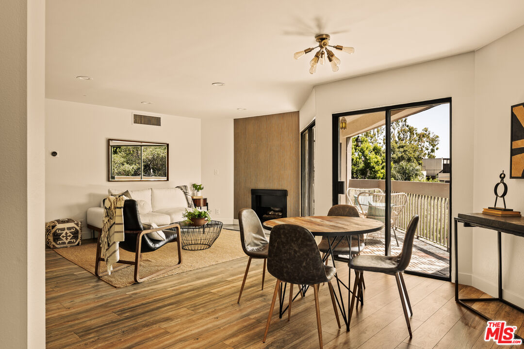 950 N Kings Rd Unit: 307