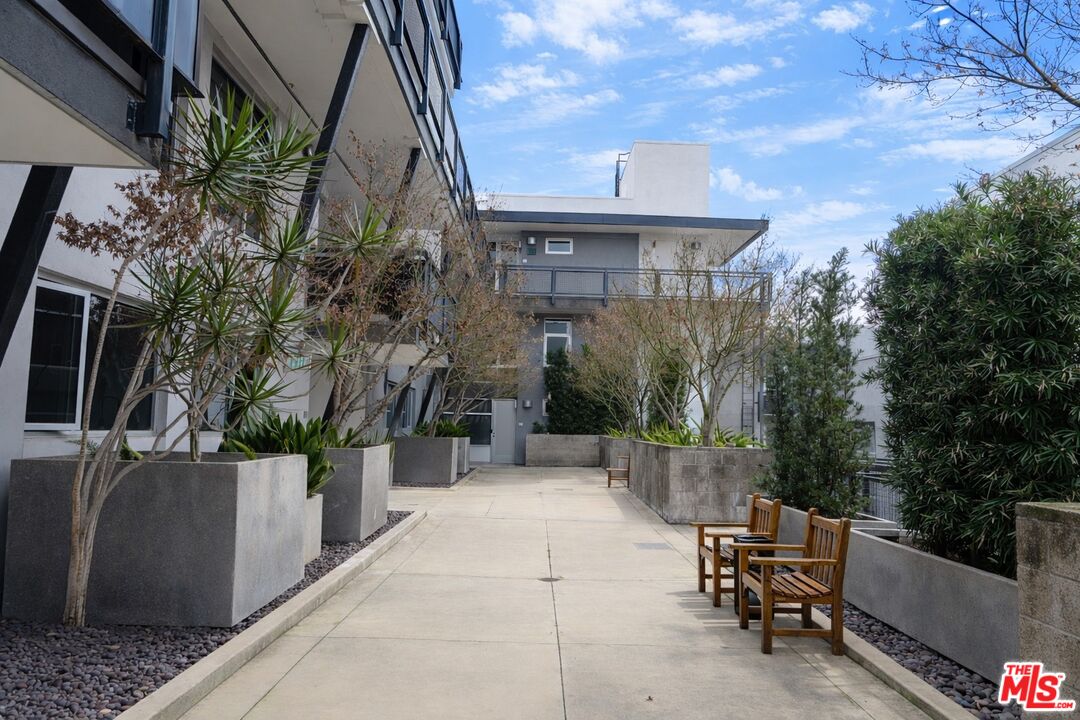 4111 W Sunset Blvd Unit: 543