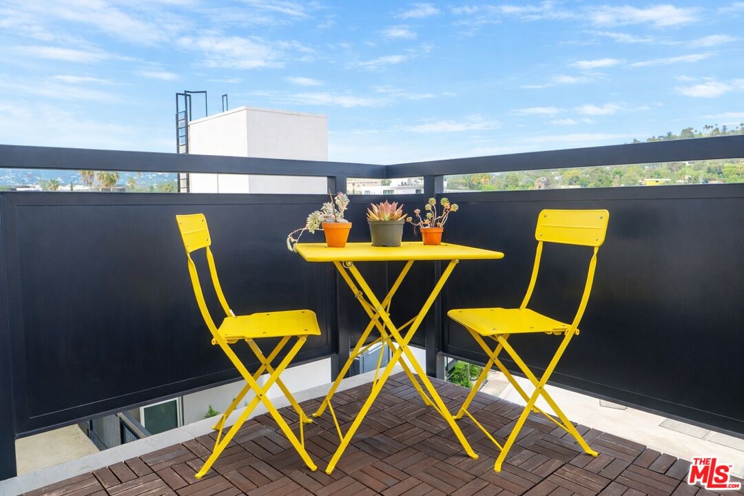 4111 W Sunset Blvd Unit: 543