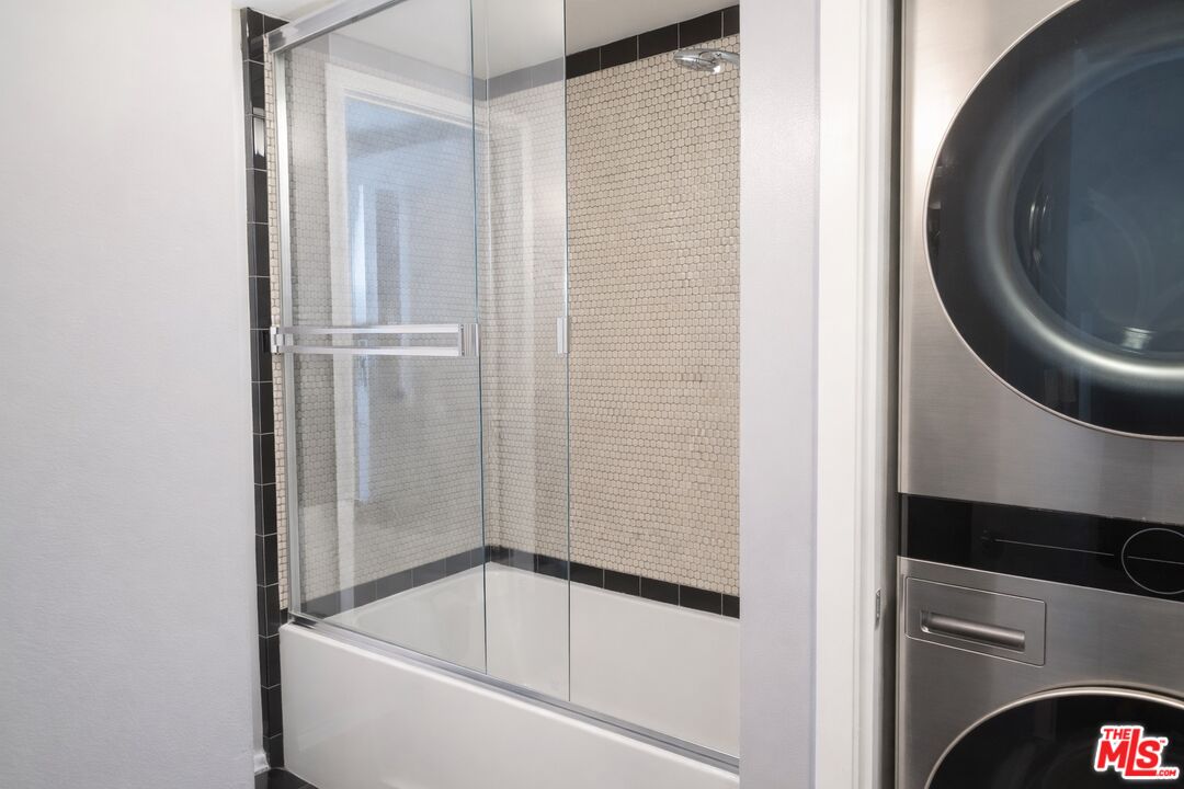 4111 W Sunset Blvd Unit: 543