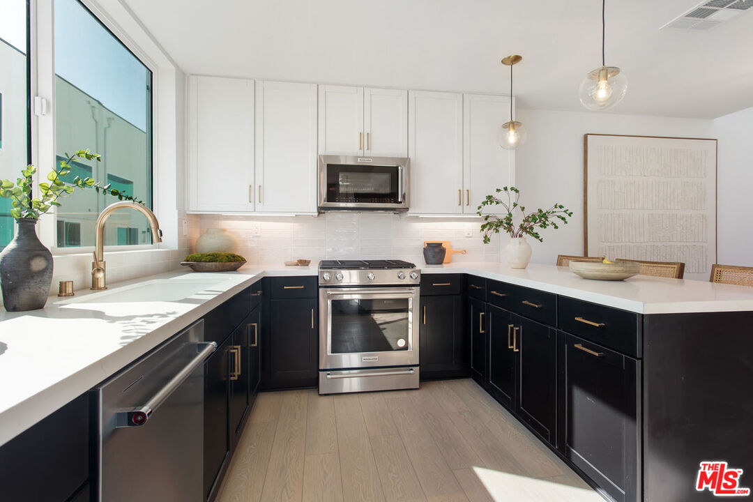 11220 W Lyon Ln Unit: 11
