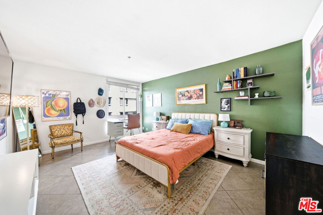 7320 Hawthorn Ave Unit: 410