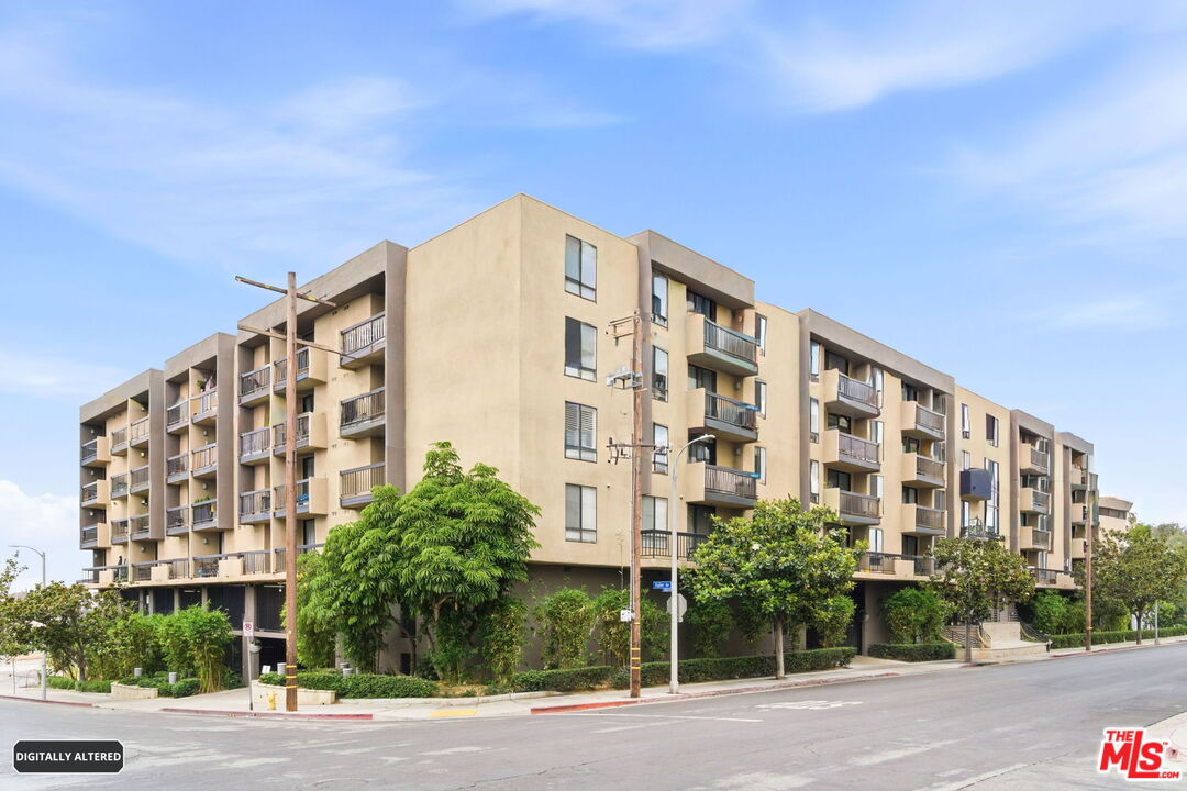 7320 Hawthorn Ave Unit: 410