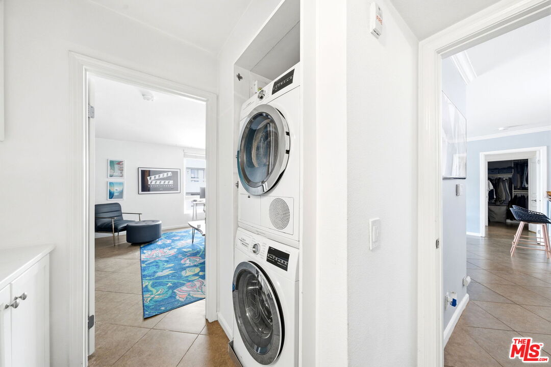 7320 Hawthorn Ave Unit: 410