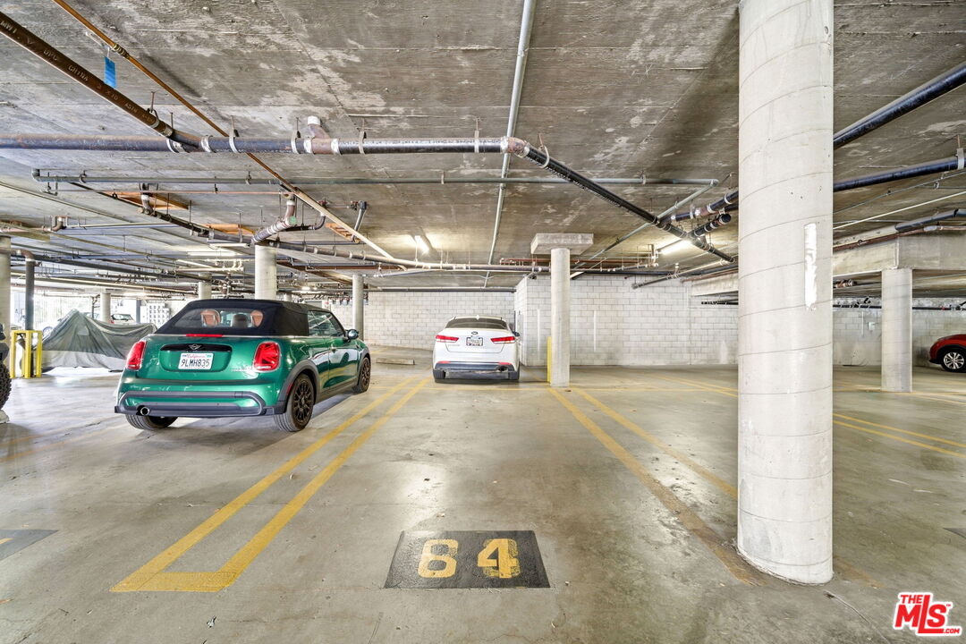 7320 Hawthorn Ave Unit: 410