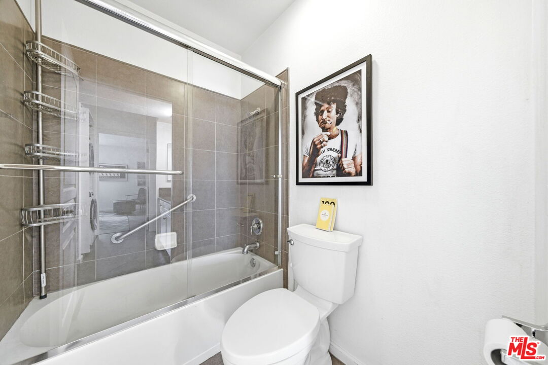7320 Hawthorn Ave Unit: 410