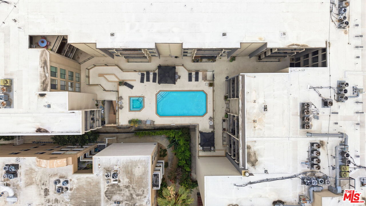 7320 Hawthorn Ave Unit: 410