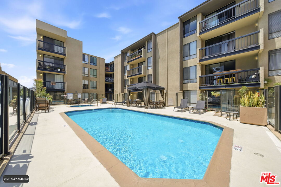 7320 Hawthorn Ave Unit: 410