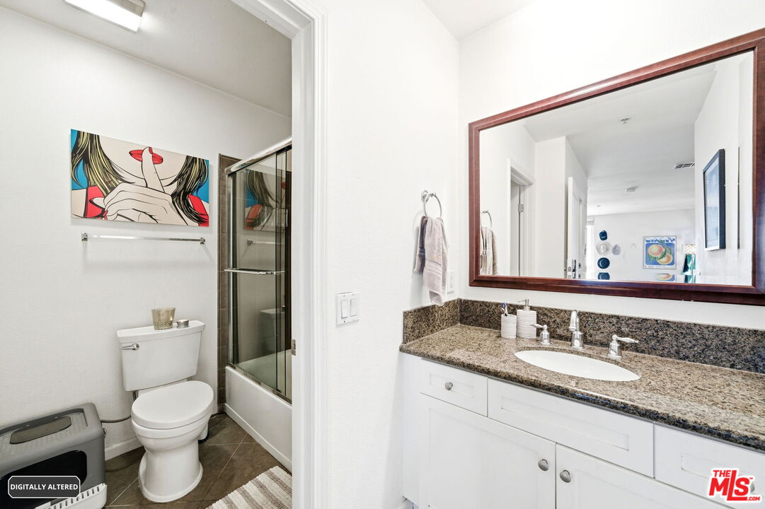 7320 Hawthorn Ave Unit: 410