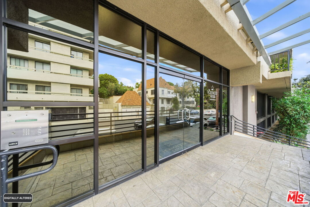7320 Hawthorn Ave Unit: 410