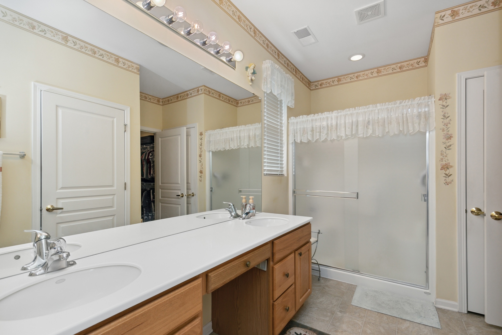 13727 KIRKLAND Drive