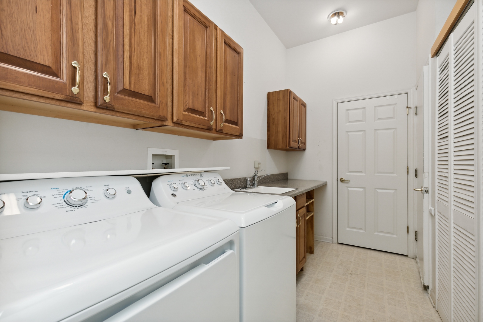 12975 Illinois Drive