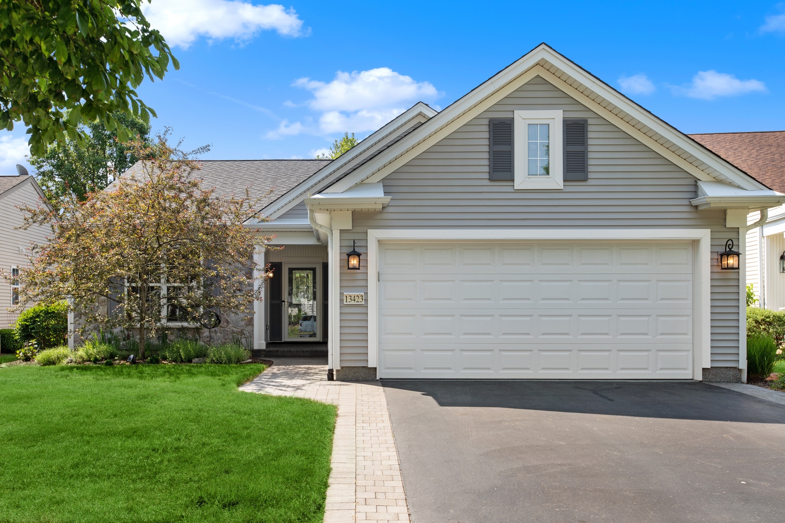 13423 Dearborn Trail