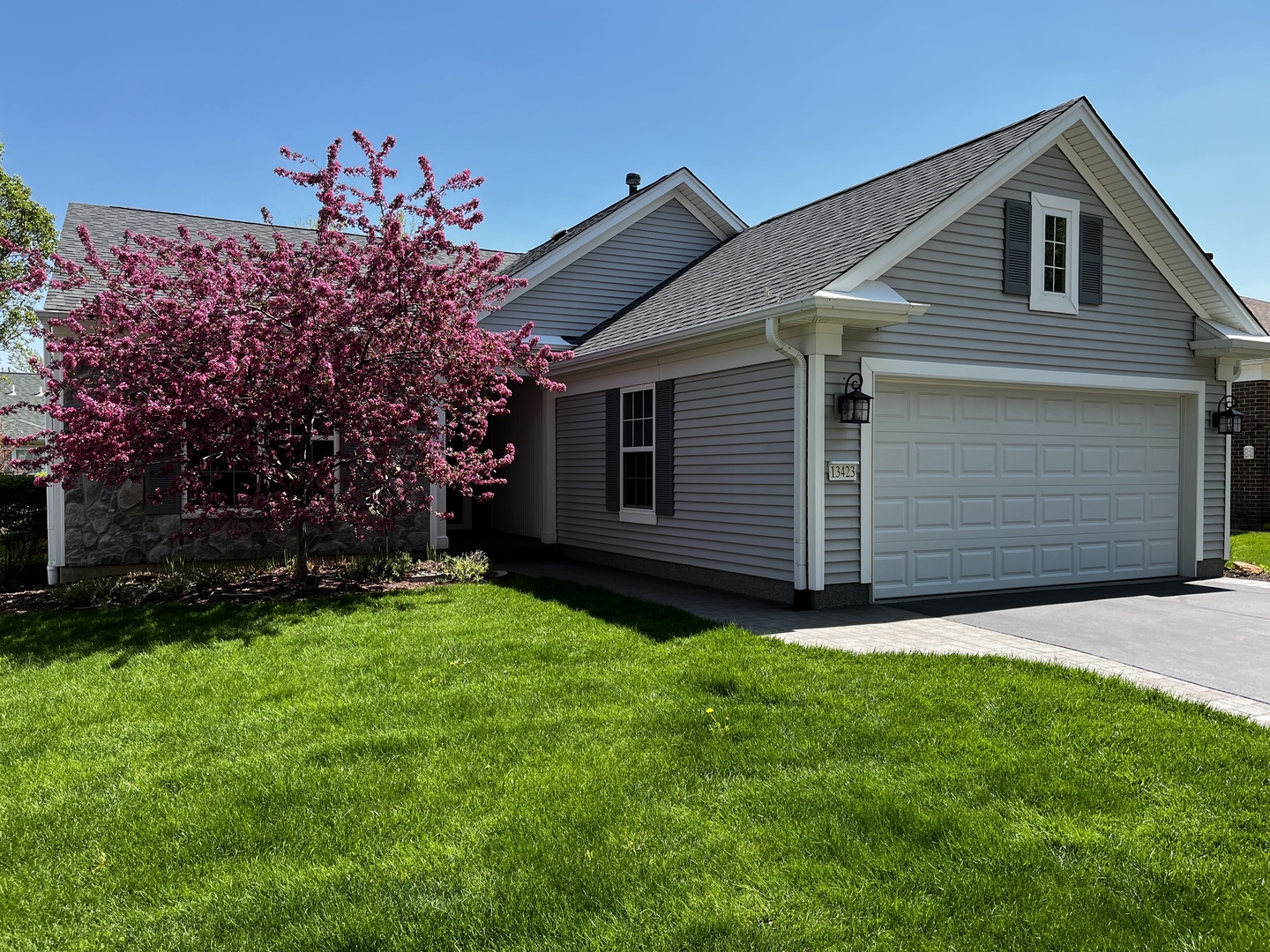 13423 Dearborn Trail