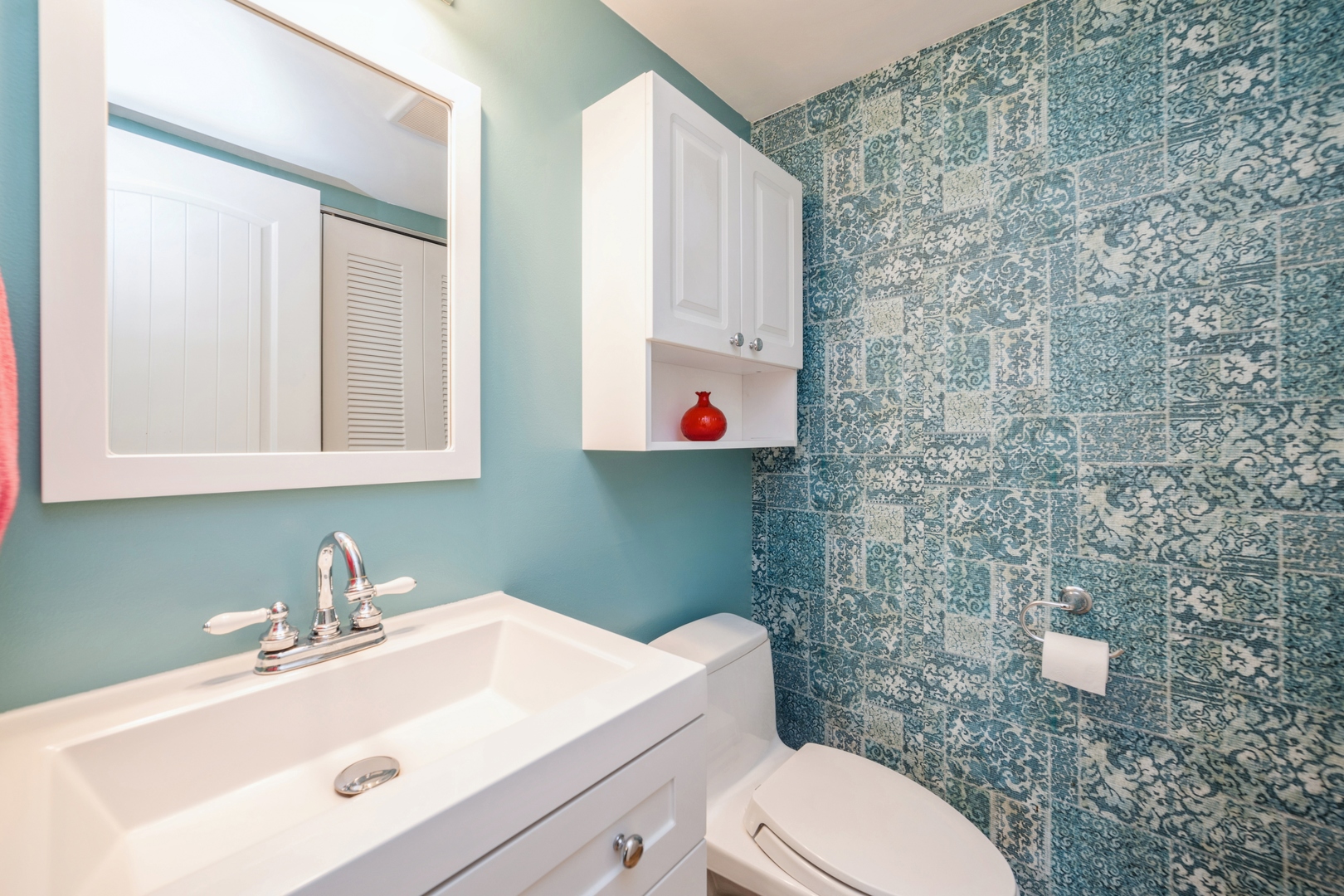 1986 College Green Drive