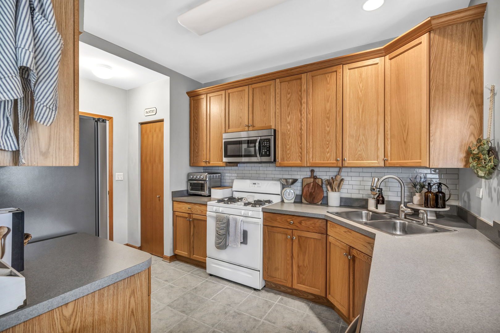 995 Castleshire Drive