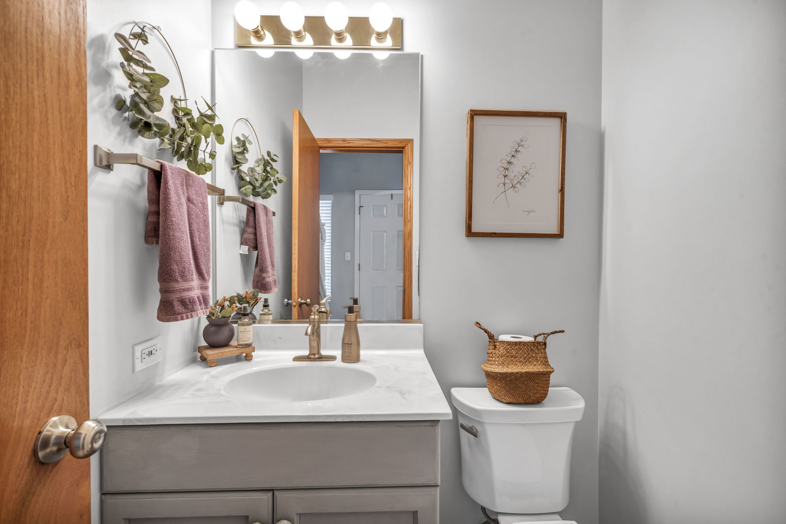 995 Castleshire Drive