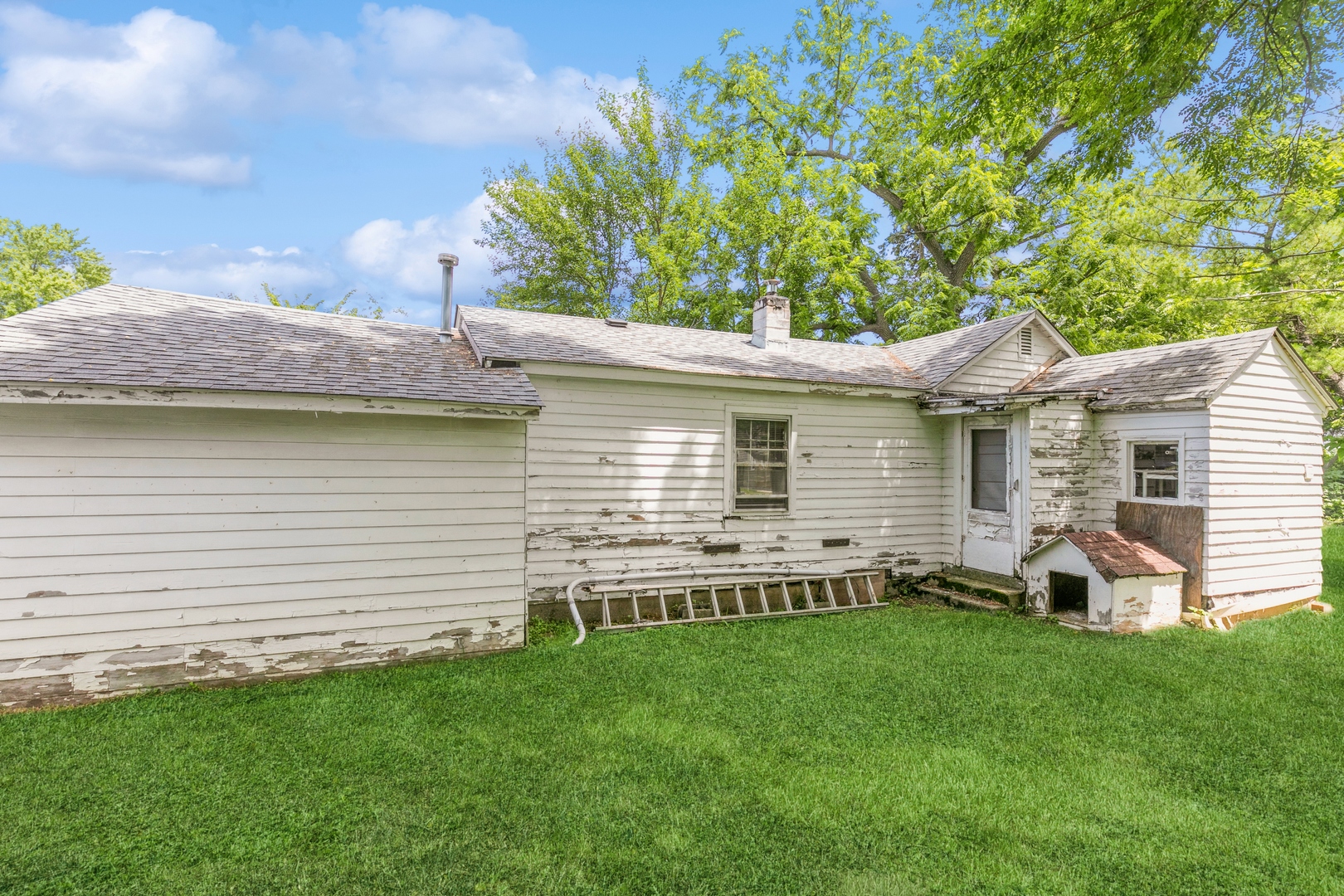 805 E Prairie Street