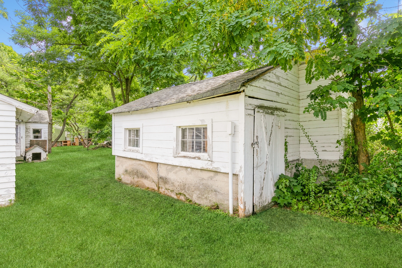 805 E Prairie Street