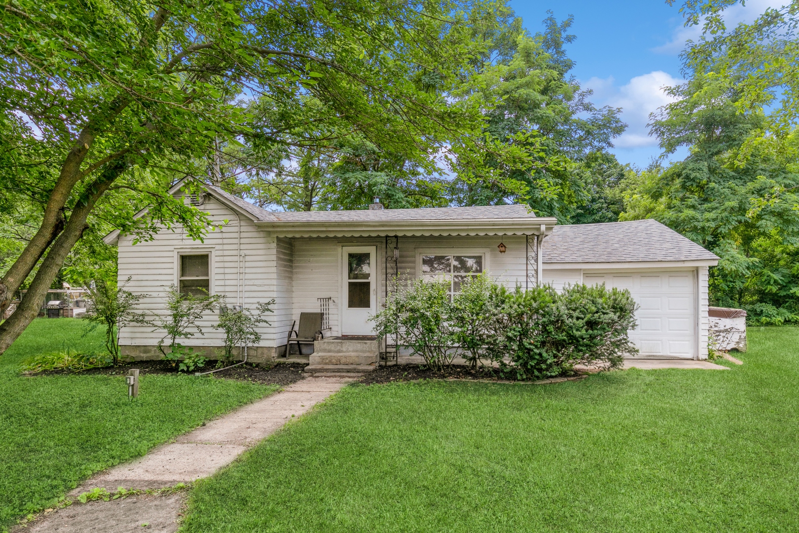 805 E Prairie Street