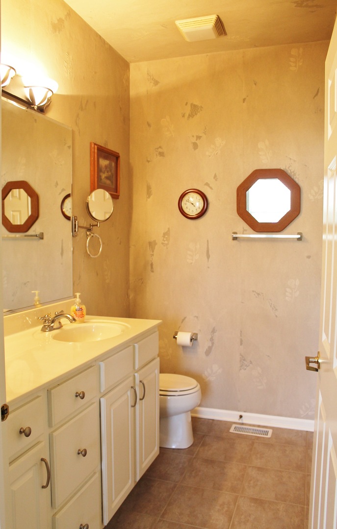 13437 Michigan Avenue Unit: 13437