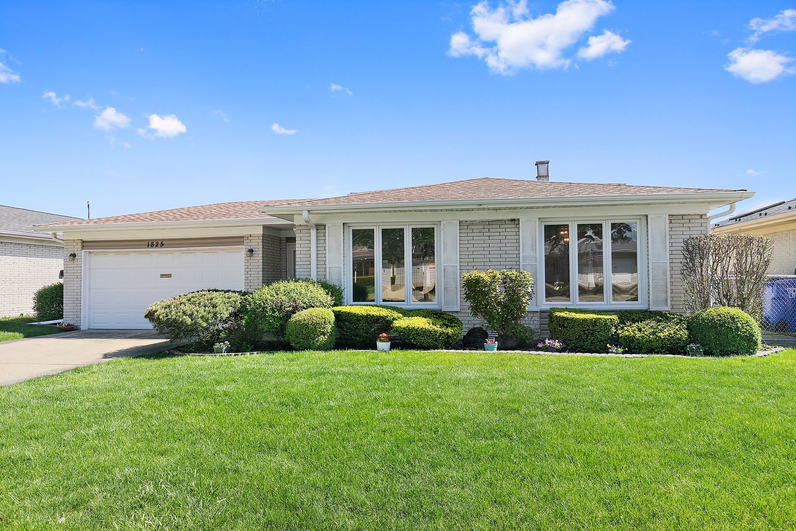 1825 W Pheasant Trail