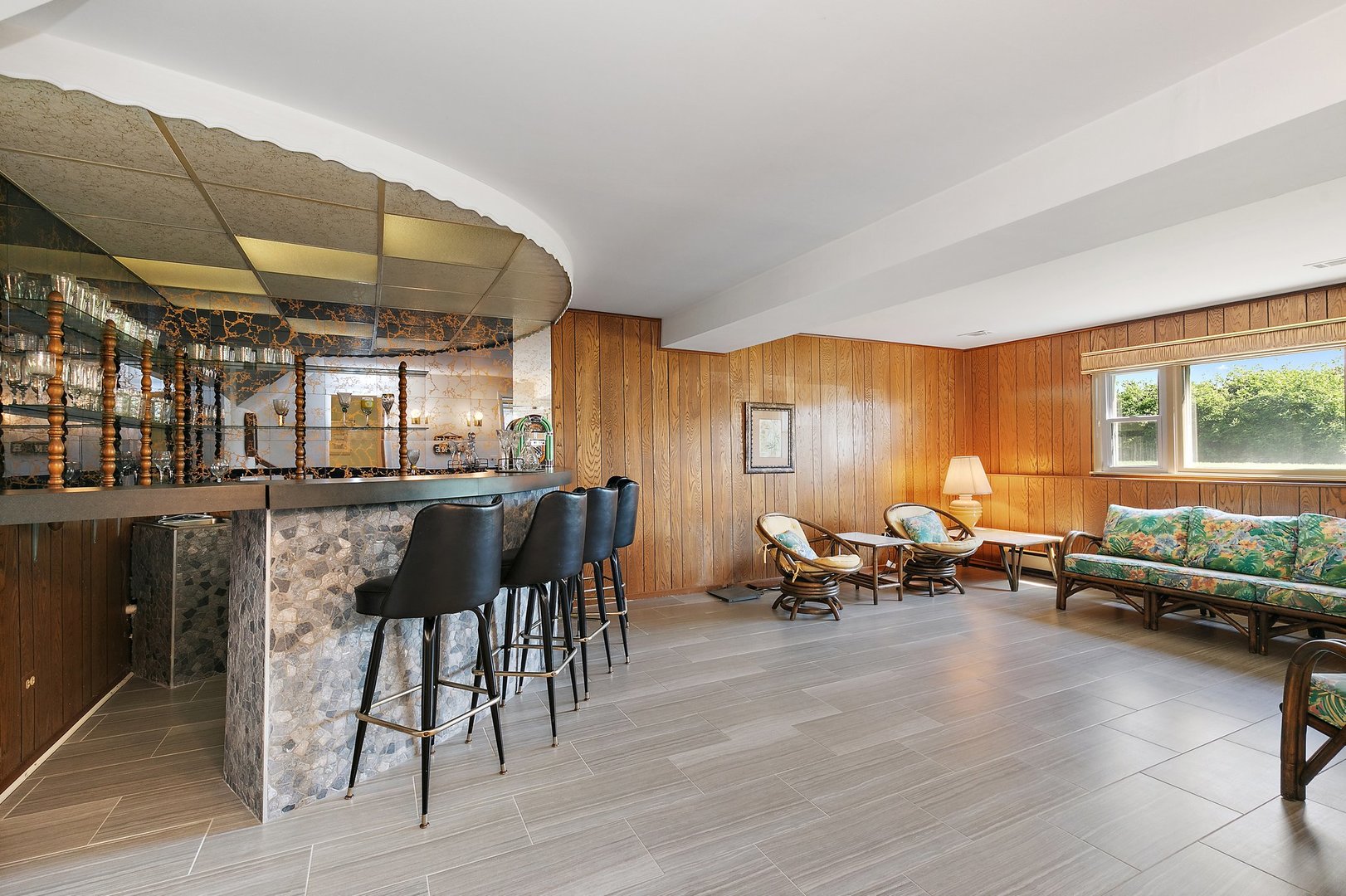 1825 W Pheasant Trail