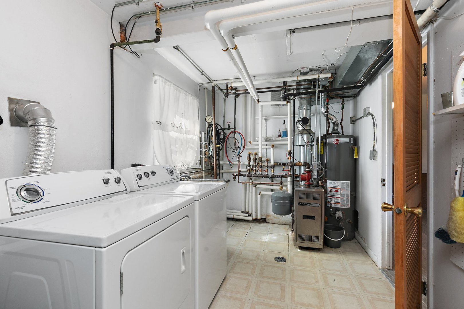 1825 W Pheasant Trail