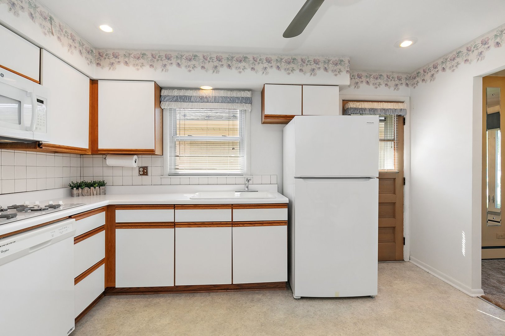 1825 W Pheasant Trail