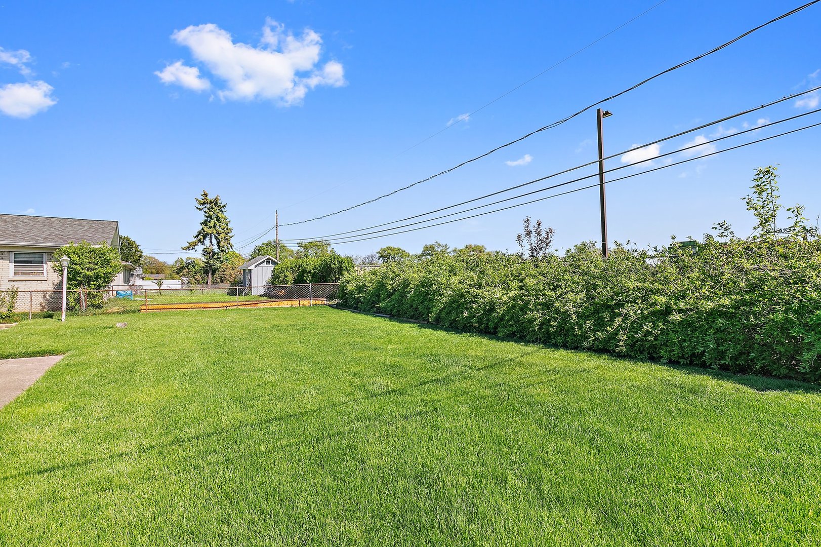 1825 W Pheasant Trail