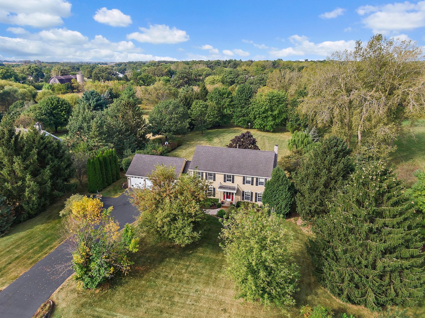 11385 HILLSBORO Drive