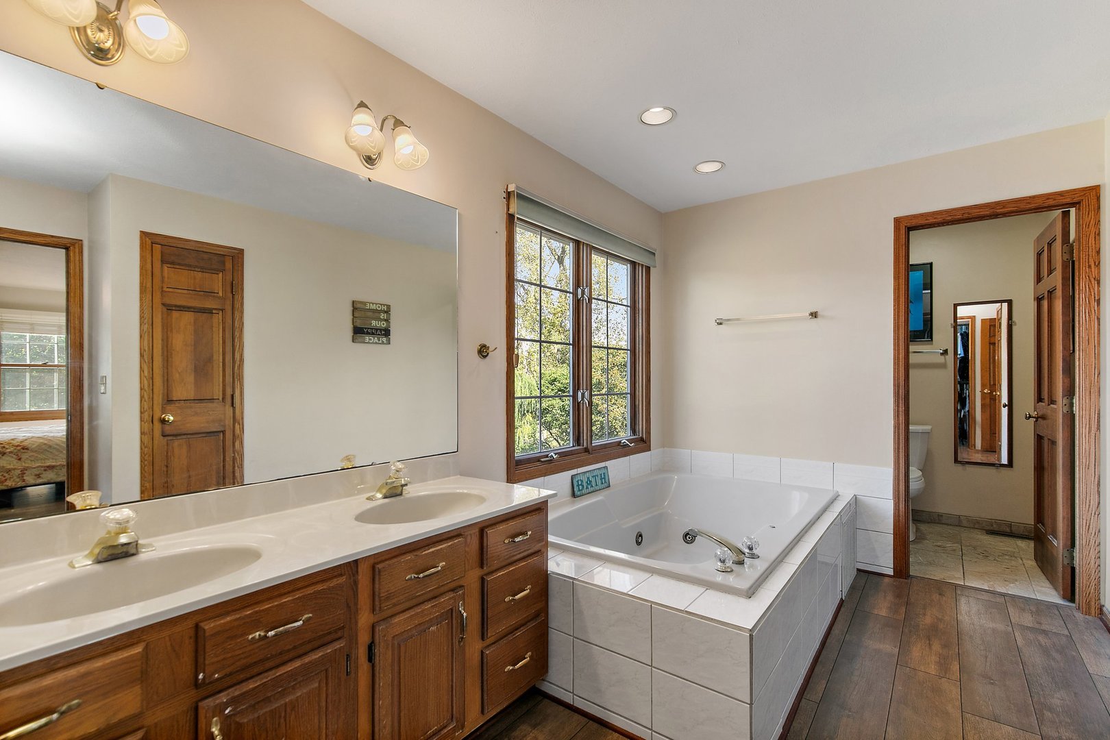 11385 HILLSBORO Drive