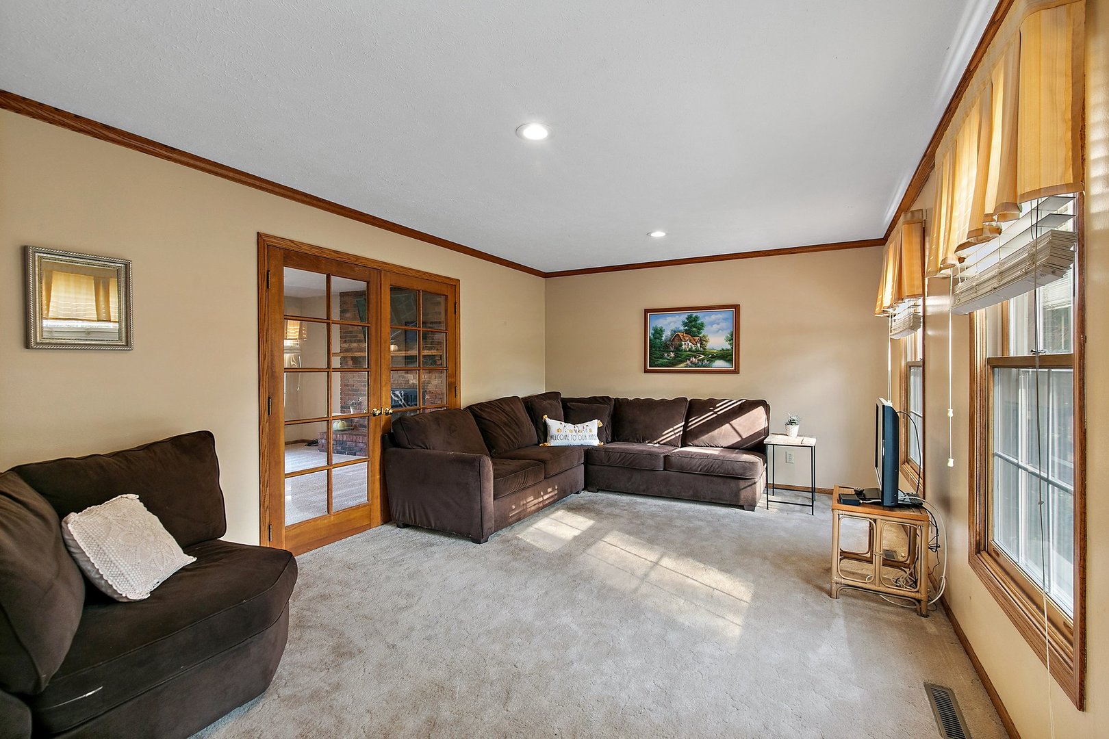 11385 HILLSBORO Drive