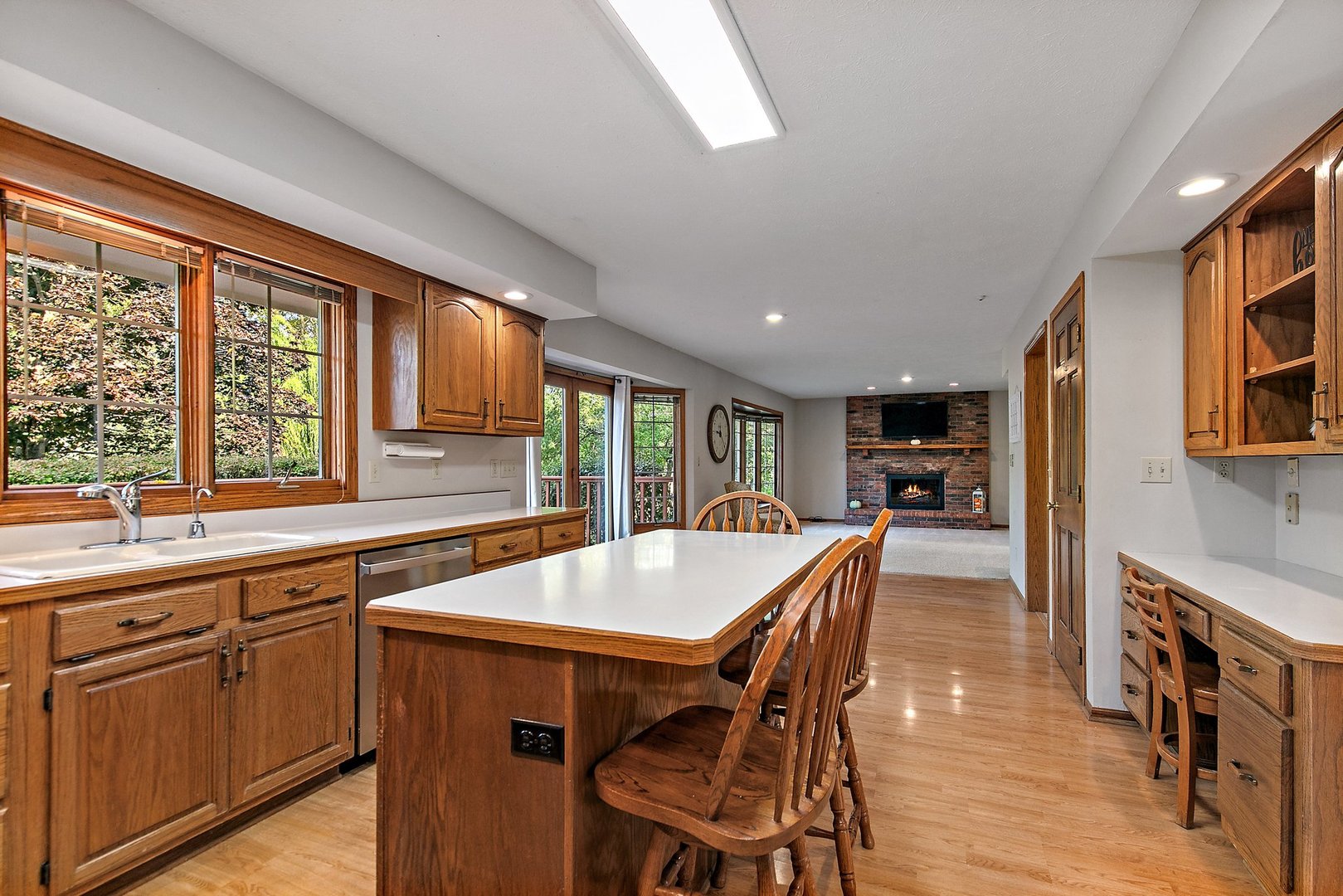 11385 HILLSBORO Drive