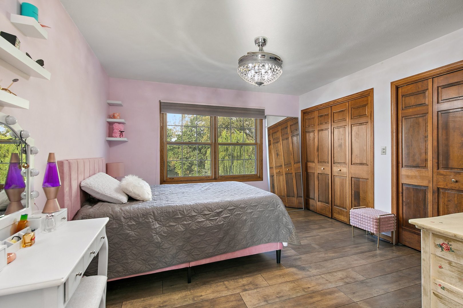 11385 HILLSBORO Drive