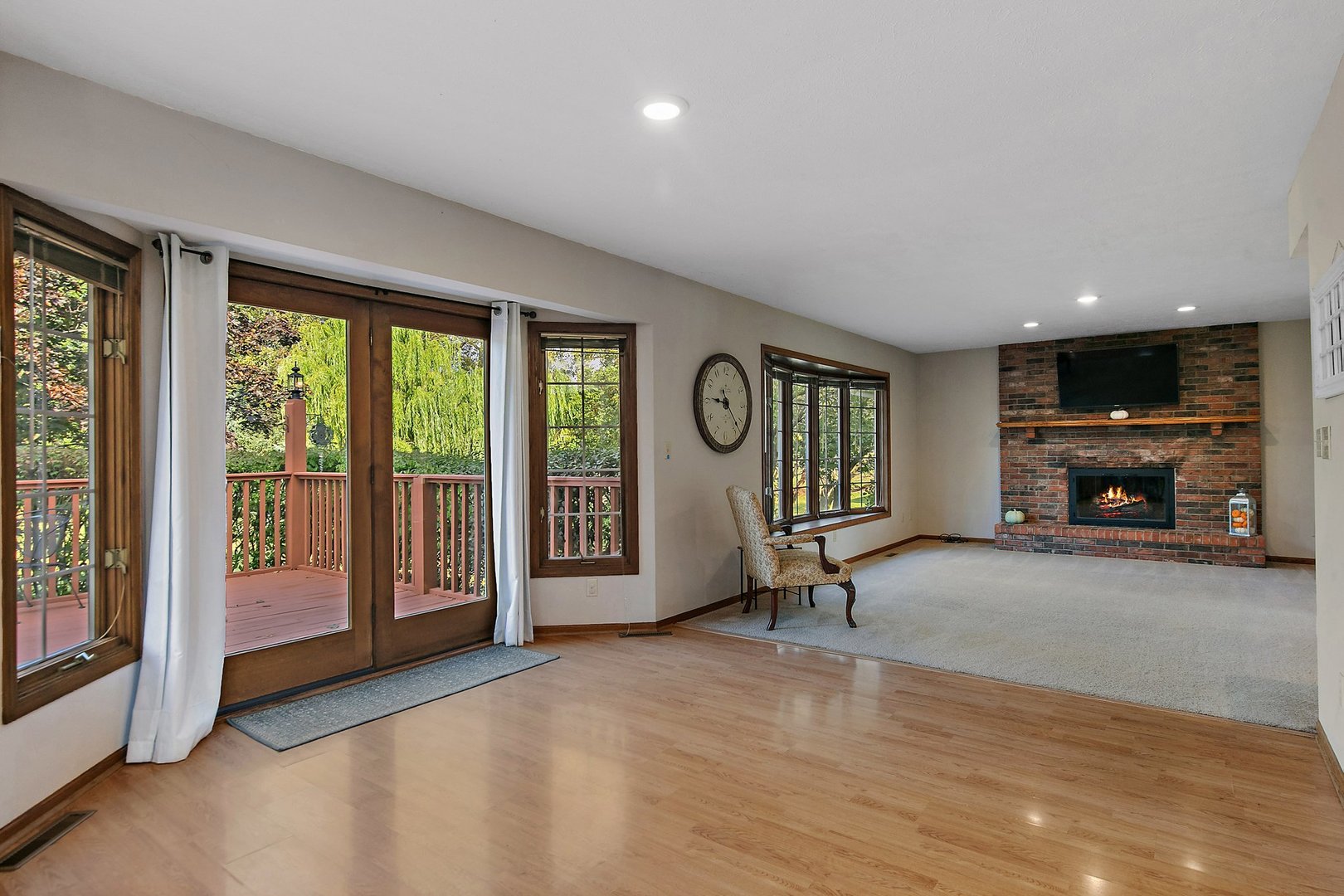 11385 HILLSBORO Drive